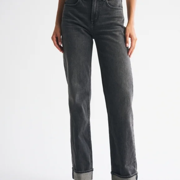 🦥 Abercrombie & Fitch High Rise 90s Relaxed Cuffed Hem Jean 🦥 - Picture 4 of 7